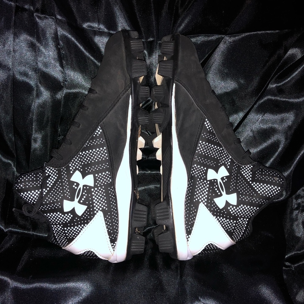 Big boys MLB Under Armour hightop baseball cleats